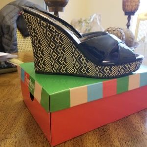 Charles by Chalres David womans shoes